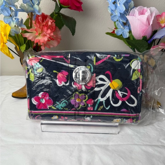 NWT Vera Bradley Ribbons Turn Lock Wallet Retired Pattern Quilted Organizer Rare - Picture 11 of 11